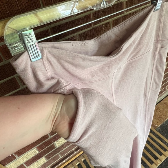 Light pink VS leggings - Picture 2 of 9